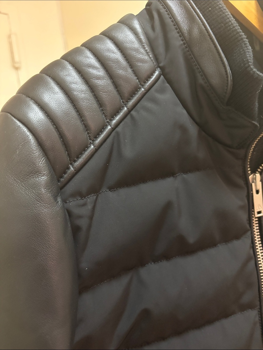 Moose  Knuckle Men's Black Quilted Puffer Jacket with Leather Sleeves Size M - Picture 7 of 15